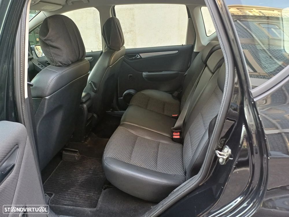Mercedes-Benz A 160 Avantgarde Aut. — fotografia 11