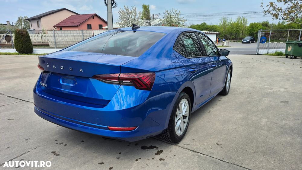 Skoda Octavia 2.0 TDI DSG Ambition - 2