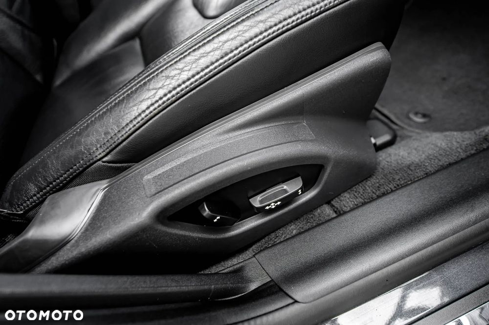 Volvo V60 D5 Geartronic Kinetic - 24