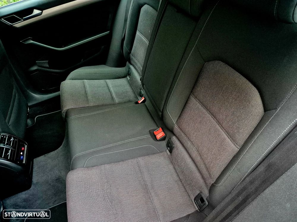 VW Passat Variant 1.6 TDI BlueMotion - 30