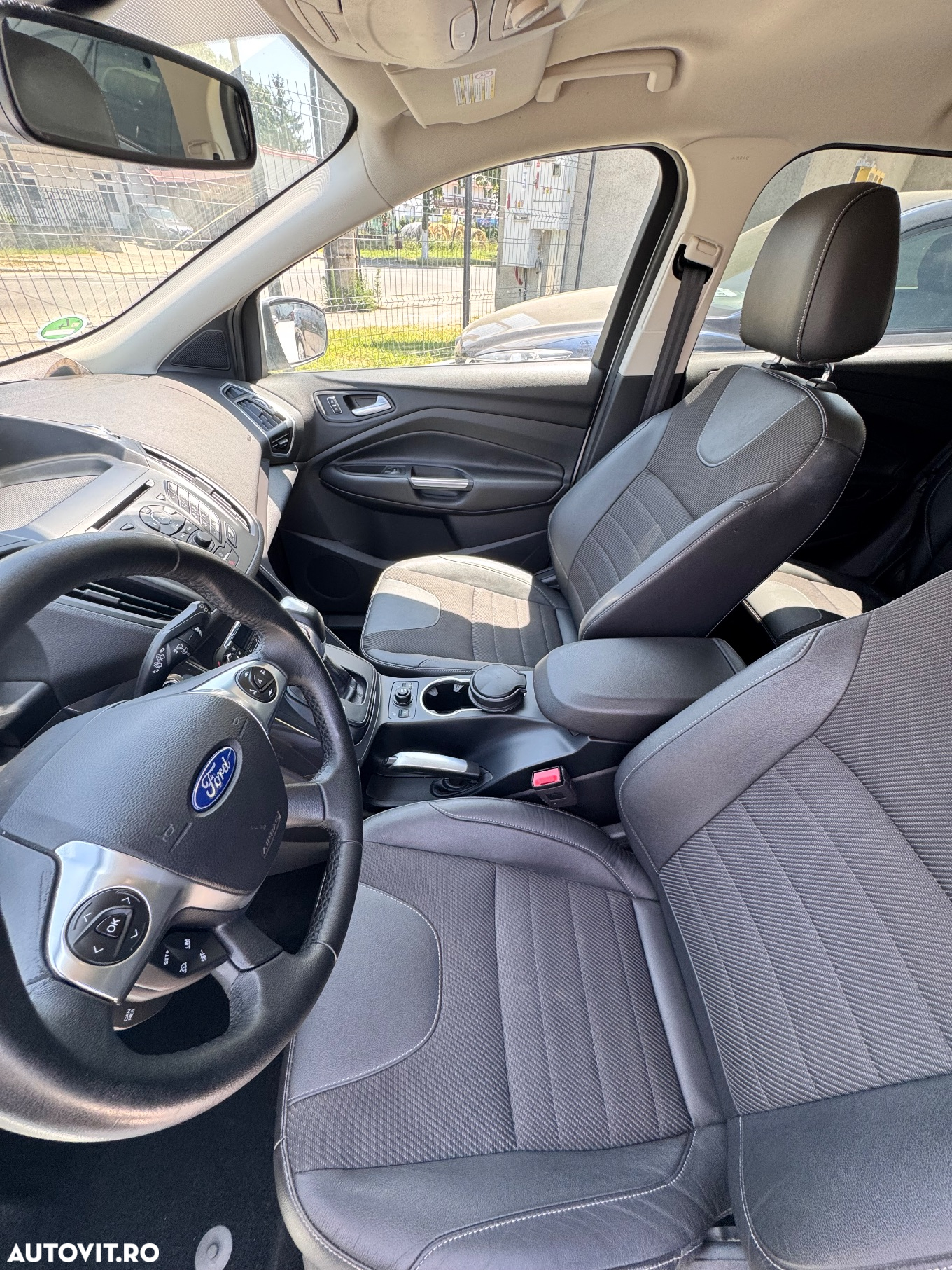 Ford Kuga - 10