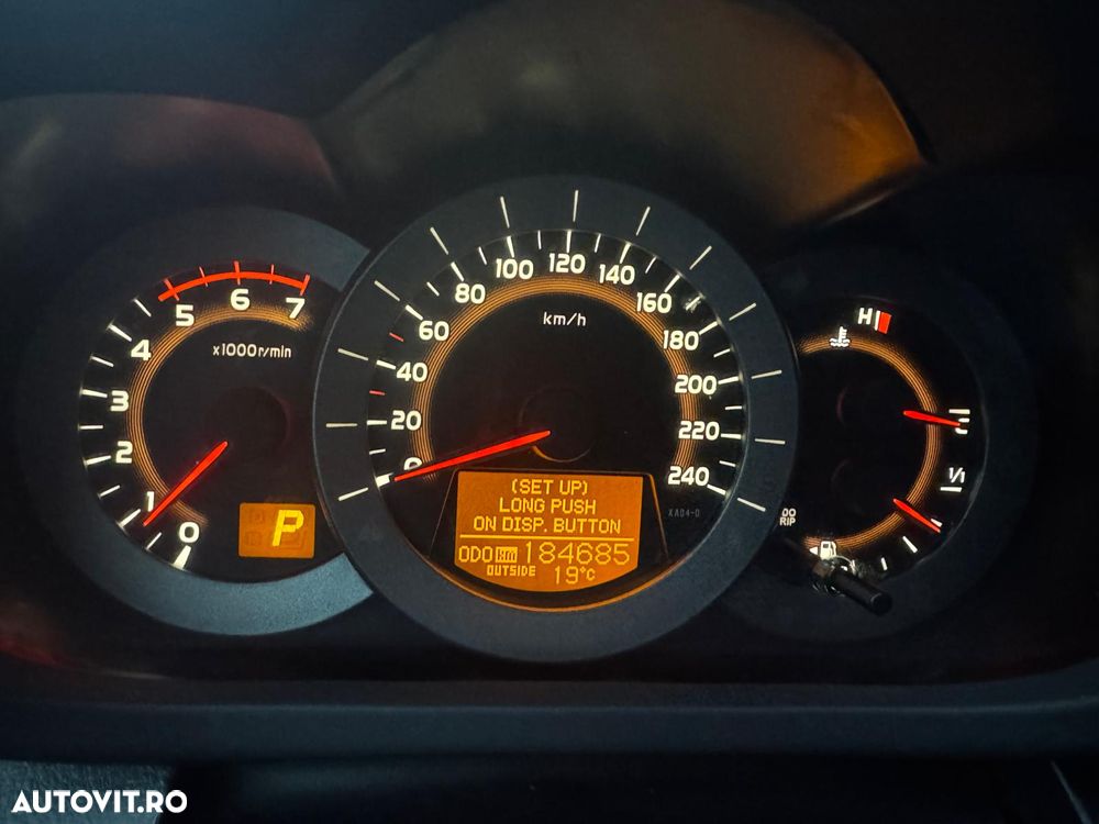 Toyota RAV4 2.2 D-4D 4x4 Automatik Executive - 9