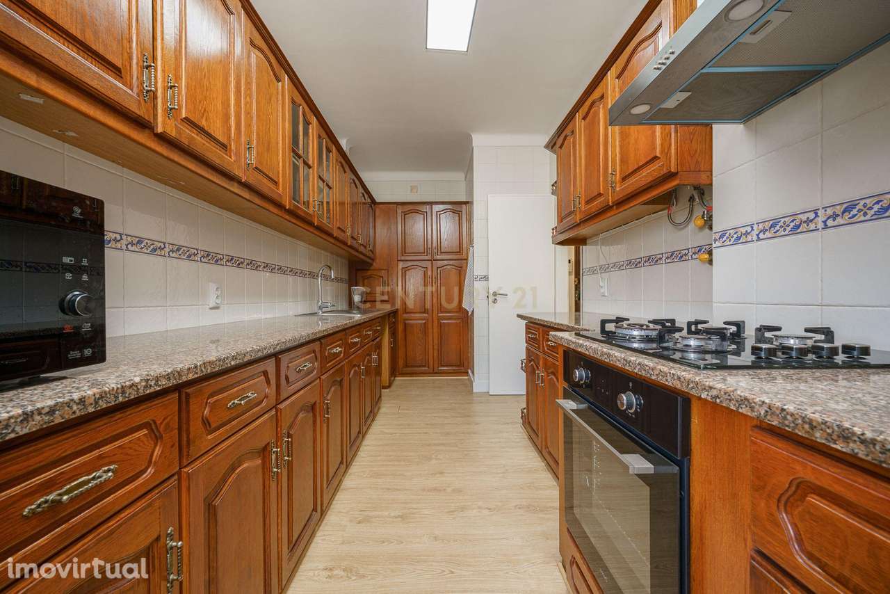 Apartamento T5 no Bairro do Liceu - Ideal para Famílias ou Investiment - Grande imagem: 2/22