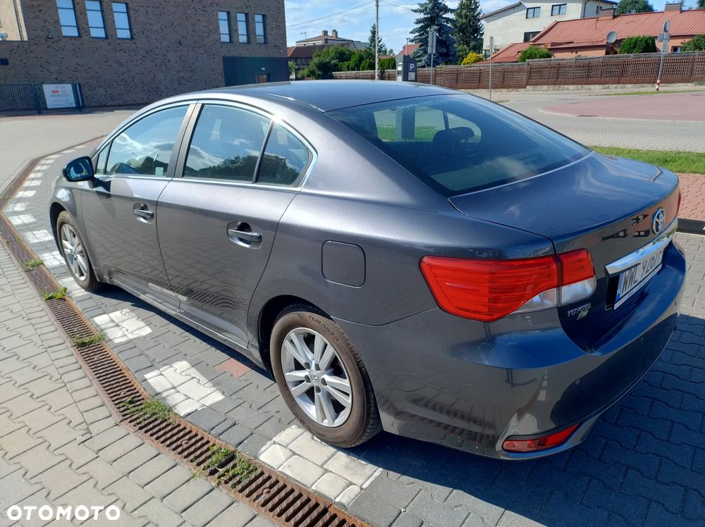 Toyota Avensis - 6