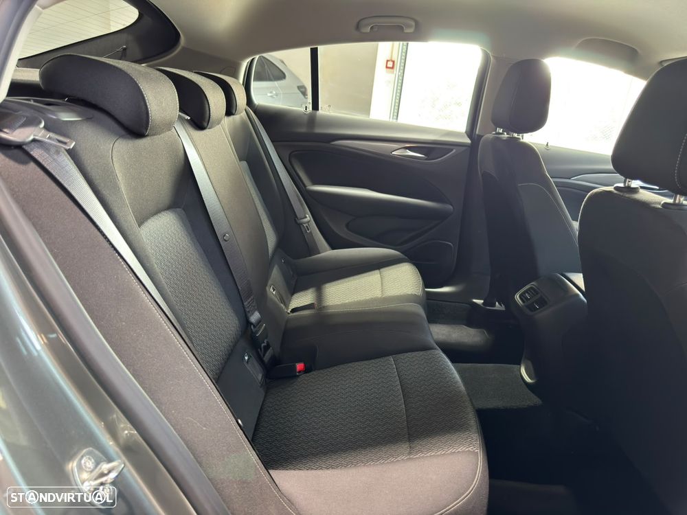 Opel Insignia Grand Sport 1.6 CDTi Business Edition — fotografia 29