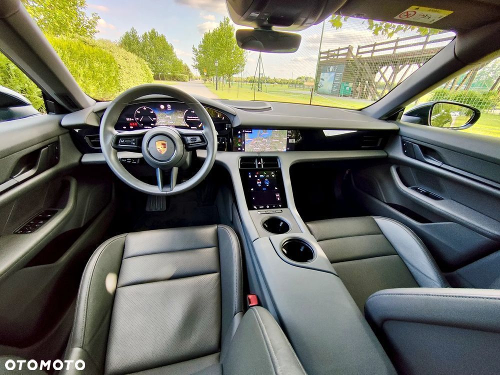 Porsche Taycan Performance Plus - 11