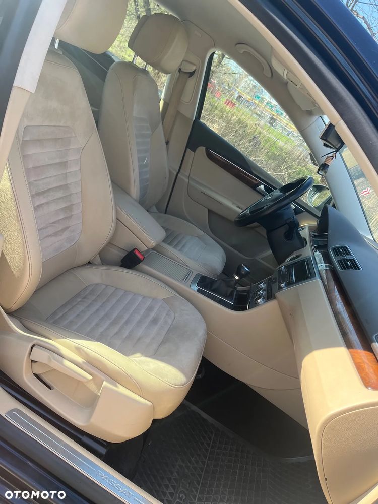Volkswagen Passat 2.0 TDI Highline - 13