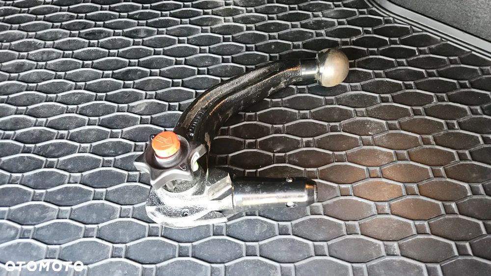 Kia Ceed 1.5 T-GDI Business Line DCT - 19