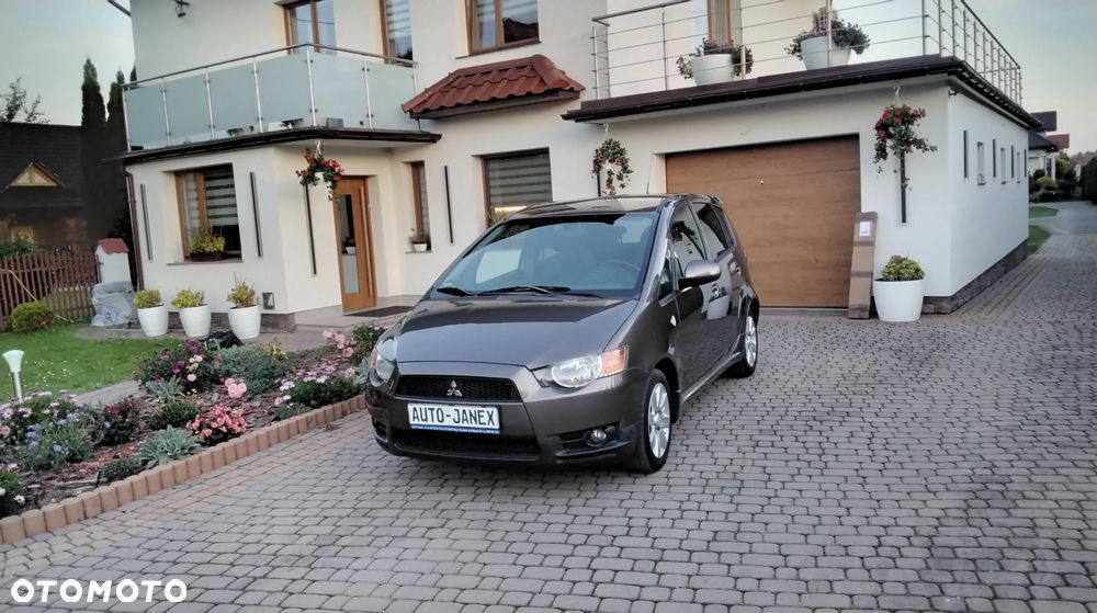 Mitsubishi Colt - 1