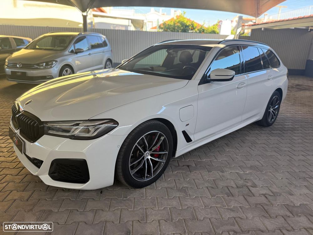BMW 530 e Pack Desportivo M - 8