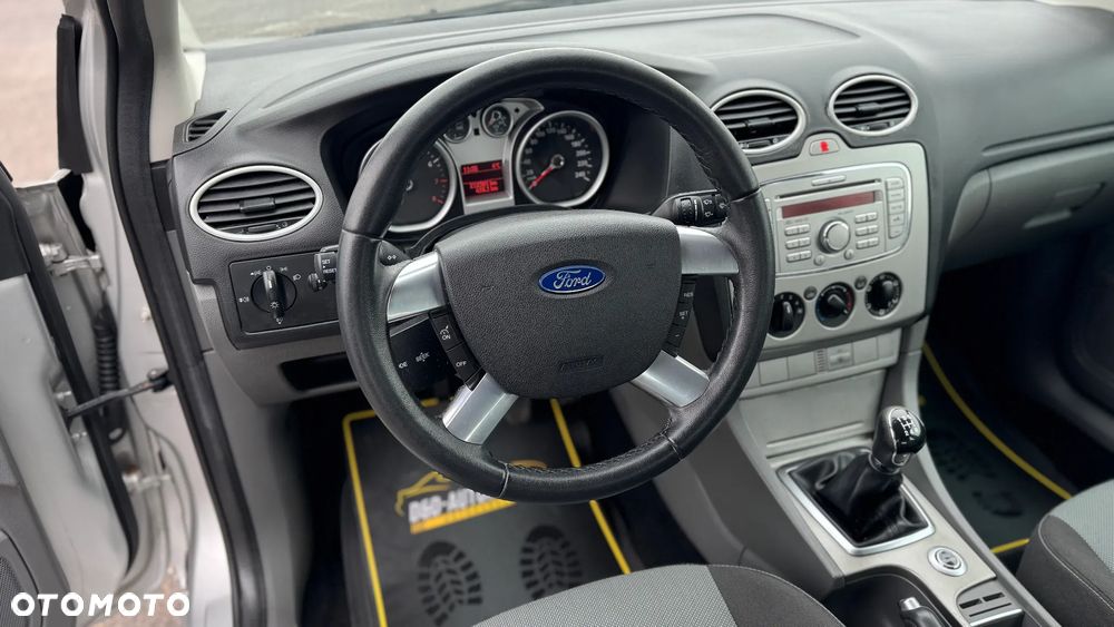 Ford Focus 1.6 16V Style+ - 23