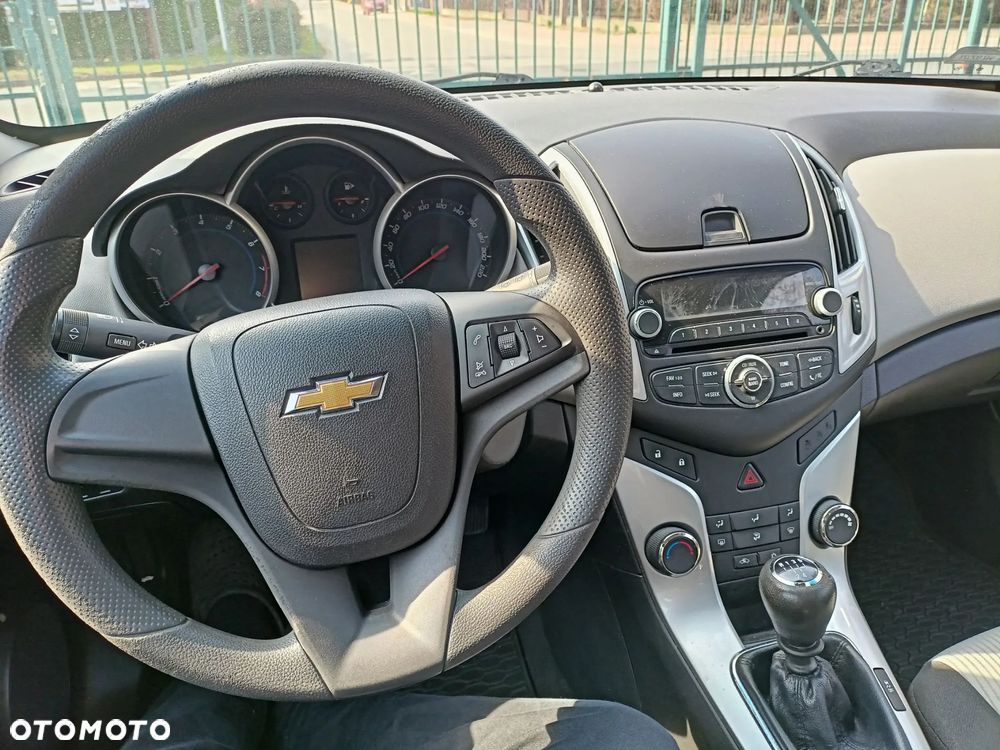 Chevrolet Cruze - 11