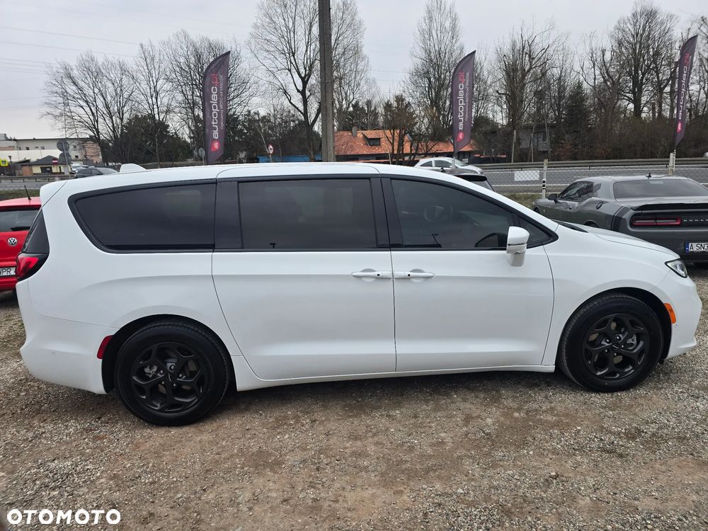 Chrysler Pacifica - 13