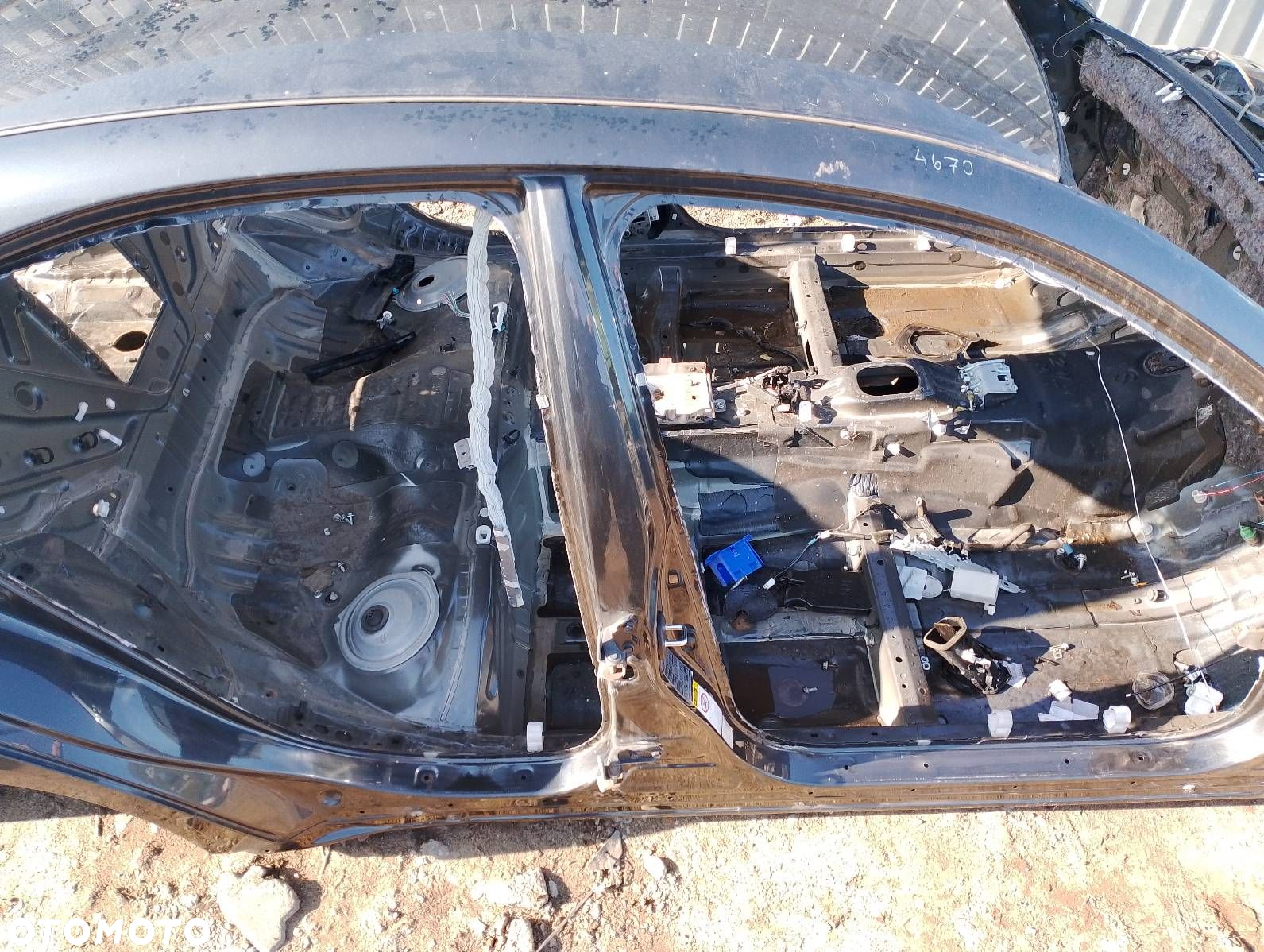 PRÓG PRAWY + SŁUPEK ŚRODKOWY LEXUS IS II 1G0 - 3