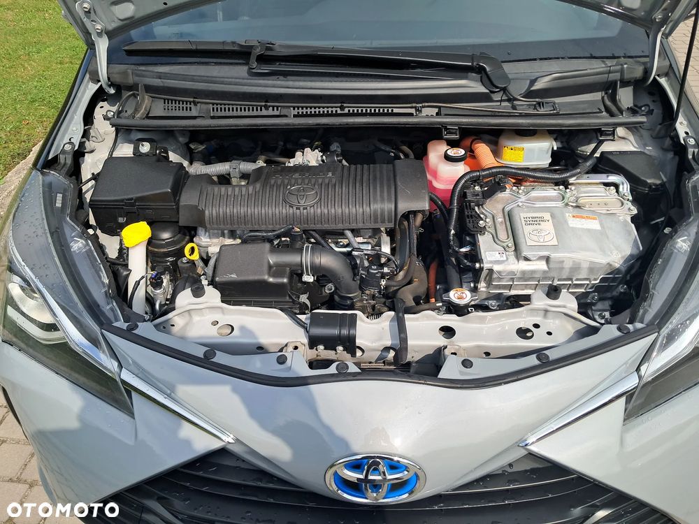 Toyota Yaris Hybrid 100 Selection Passion - 5