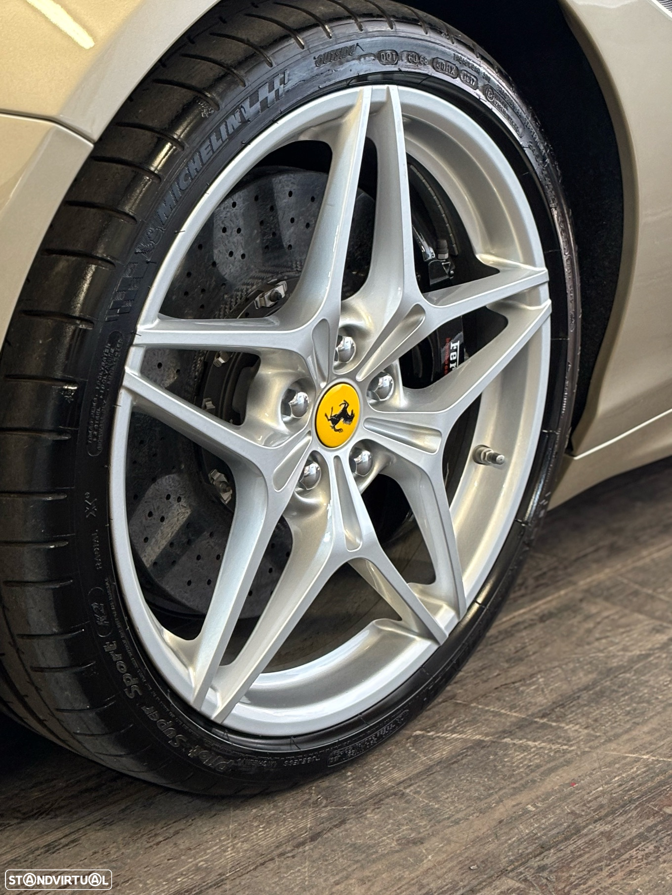 Ferrari California T - 13
