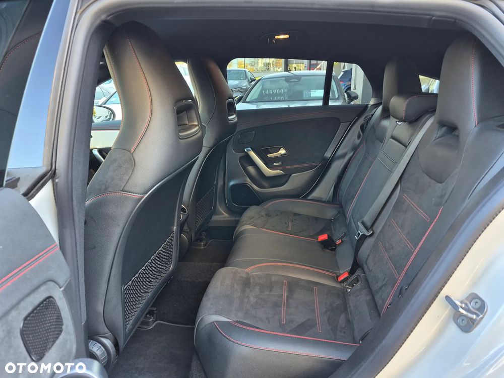 Mercedes-Benz CLA 200 AMG Line 7G-DCT - 21