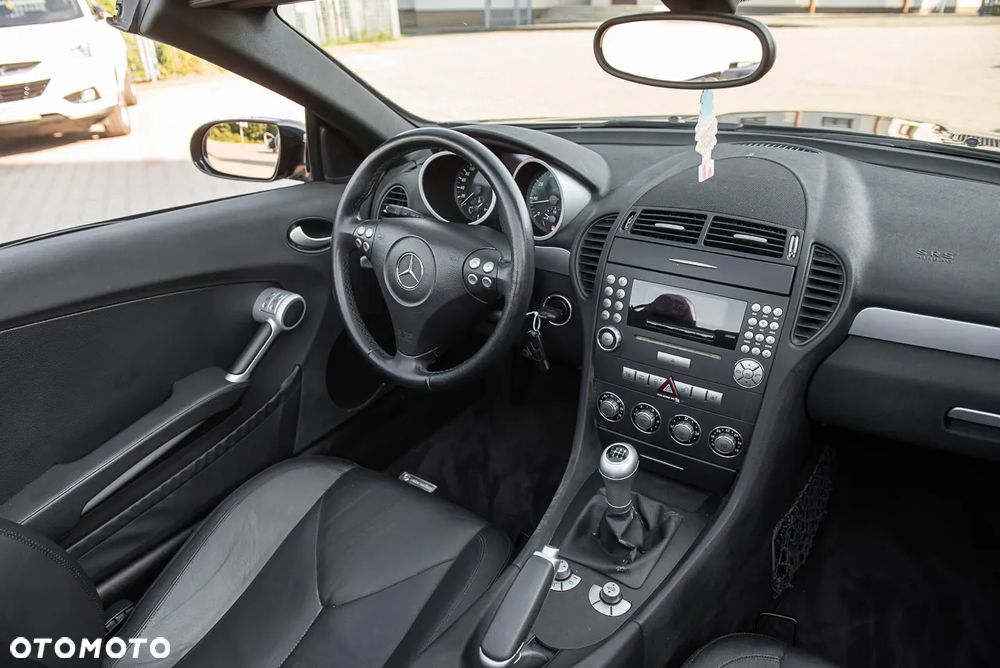 Mercedes-Benz SLK 350 Sport Edition - 23