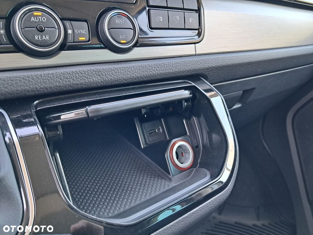 Volkswagen Multivan - 35