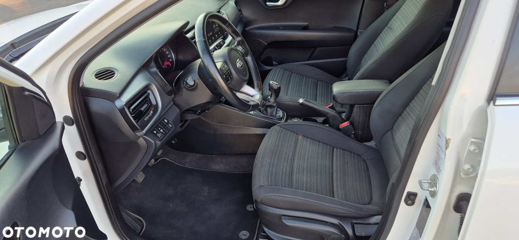 Kia Stonic 1.4 M - 12