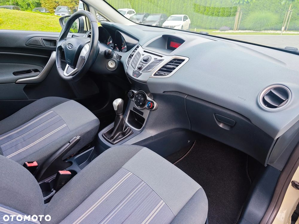 Ford Fiesta 1.25 SYNC Edition - 19