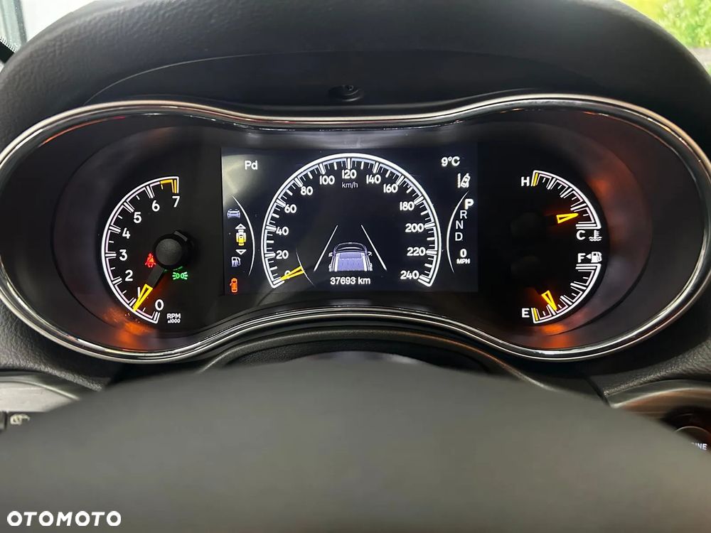 Jeep Grand Cherokee - 14