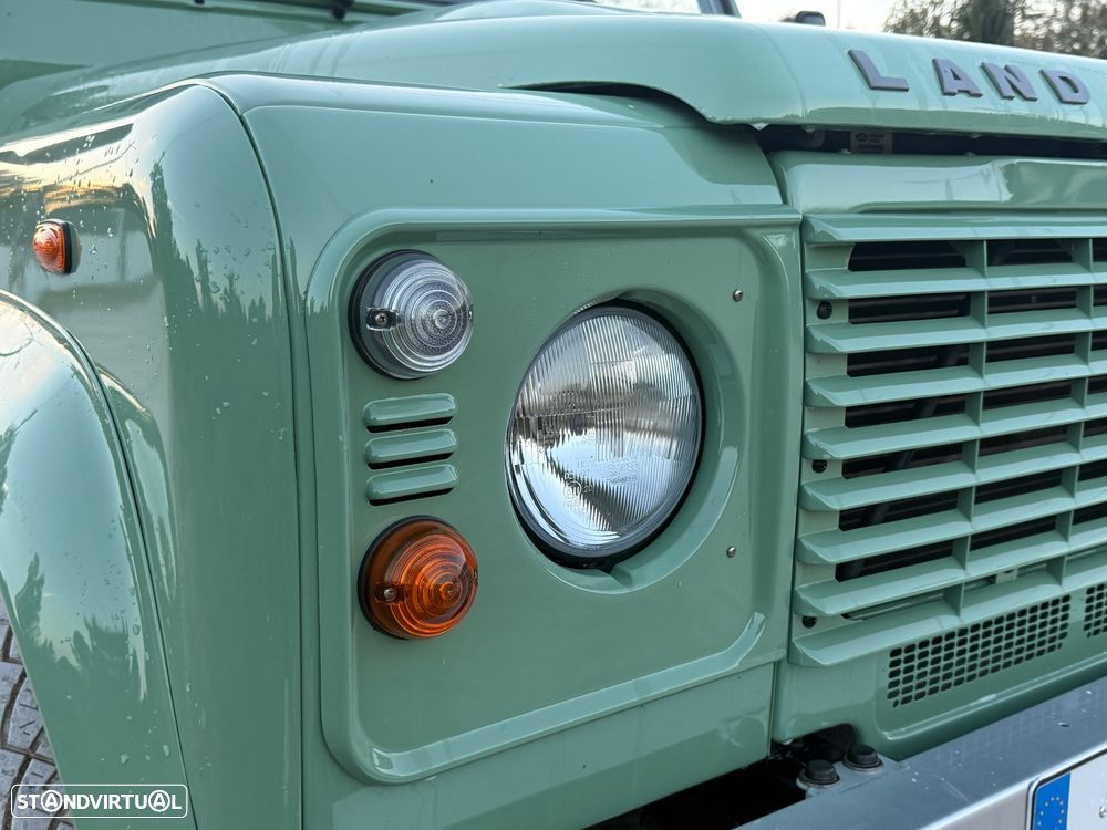 Land Rover Defender 90 2.4 CRD E - 9