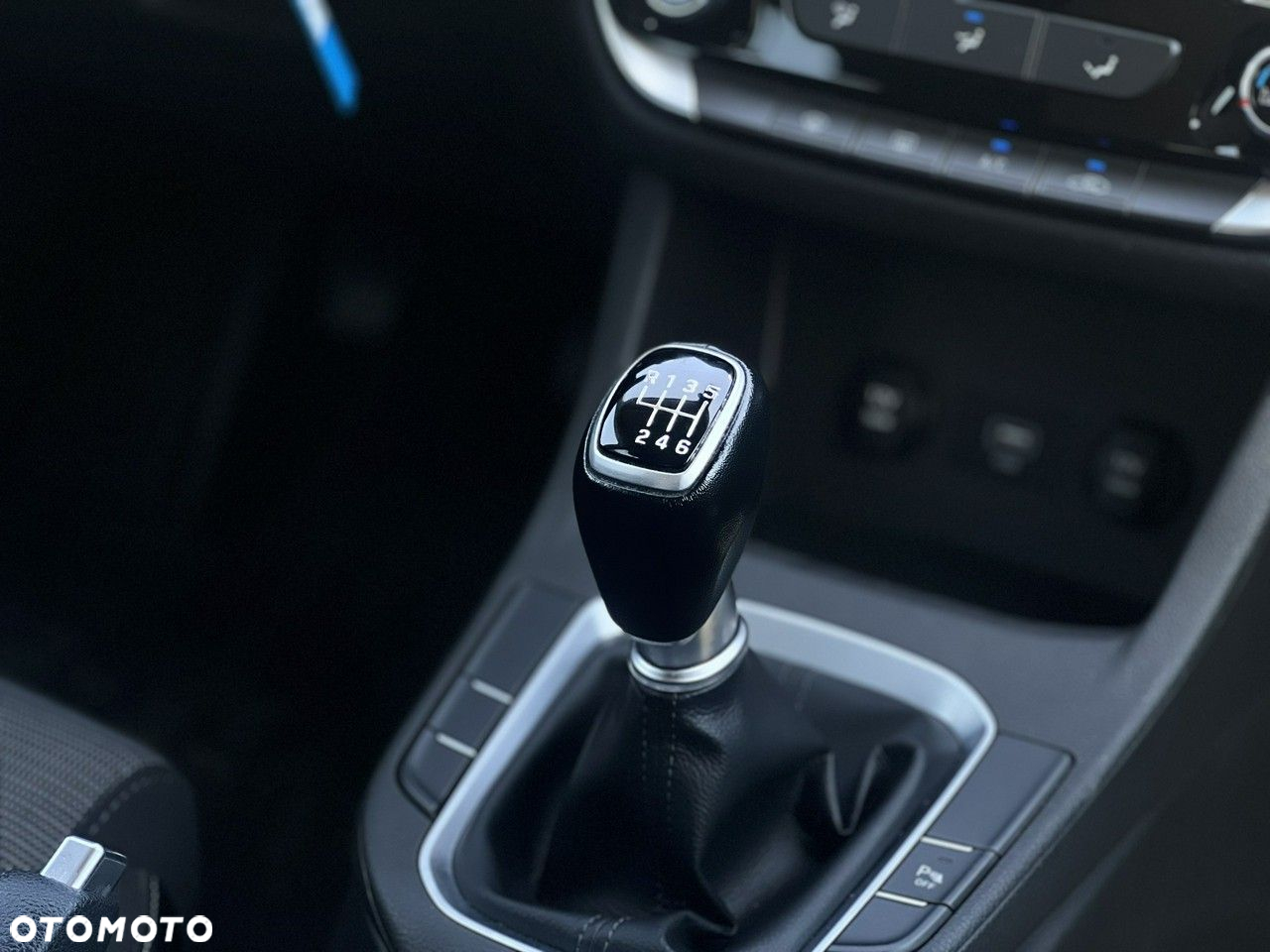 Hyundai i30 1.5 DPI Classic + - 16