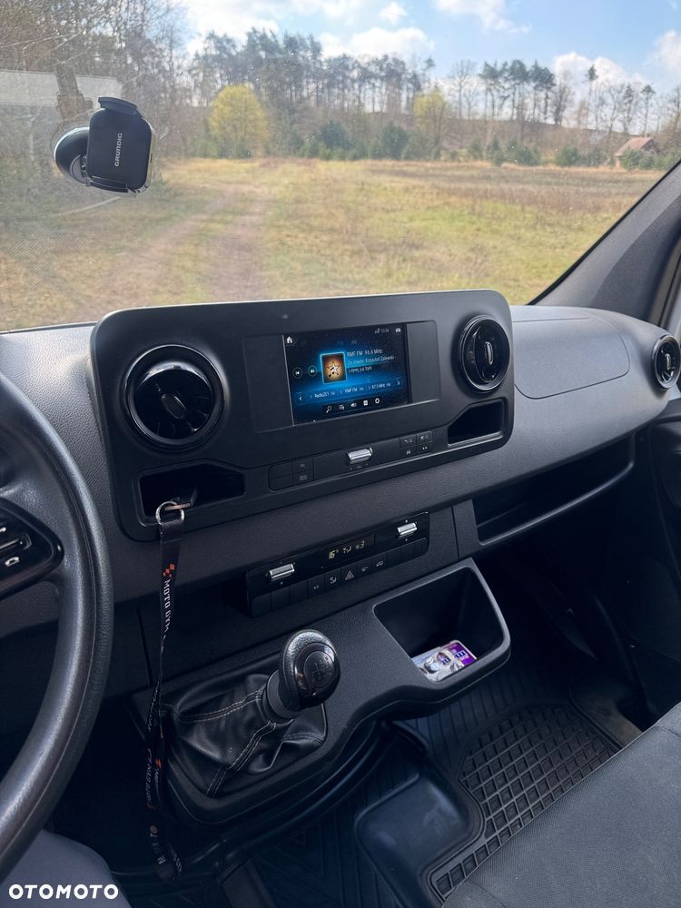 Mercedes-Benz Sprinter - 16