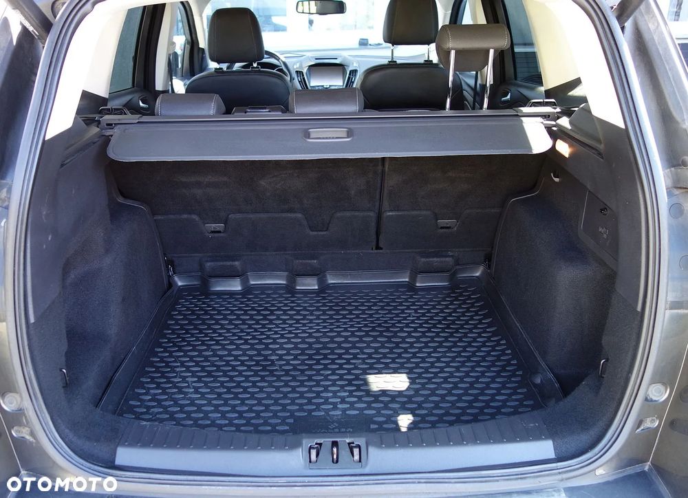 Ford Kuga 2.0 TDCi 4x4 Titanium - 36