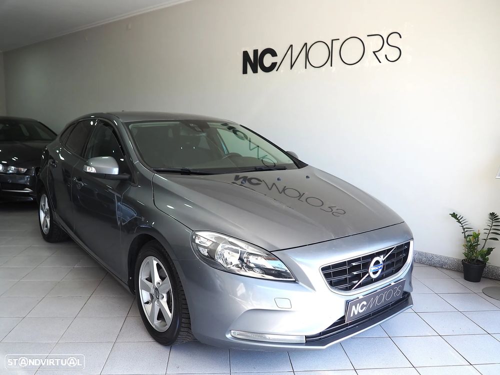 Volvo V40 1.6 D2 Momentum Eco - 4