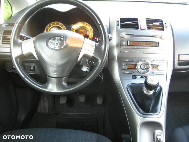 Toyota Auris 1.6 Premium - 10