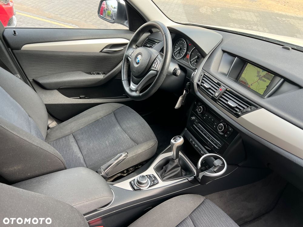 BMW X1 sDrive16d Sport Line - 24
