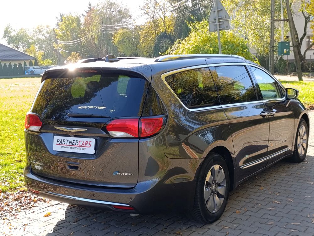 Chrysler Pacifica - 5