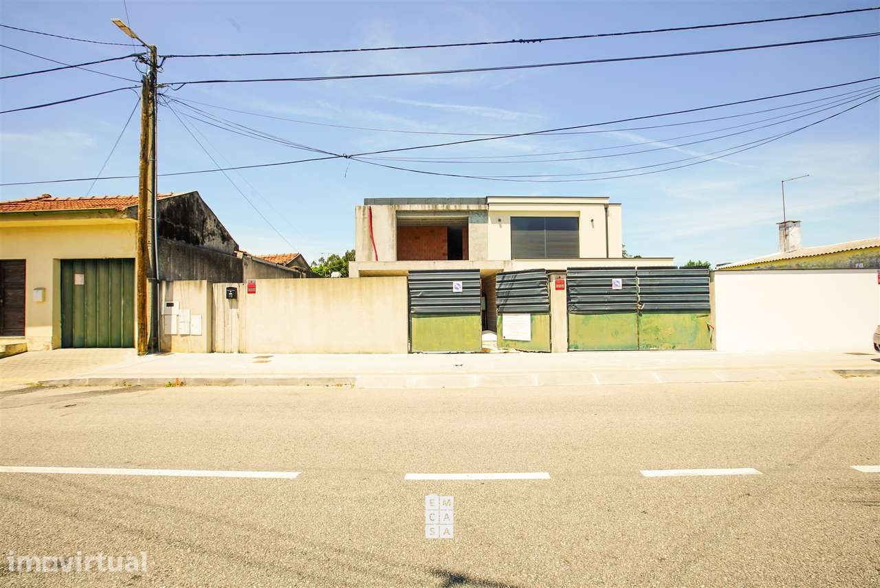 Moradia Geminada T3+1 Venda em Rio Meão,Santa Maria da Feira - Grande imagem: 2/44