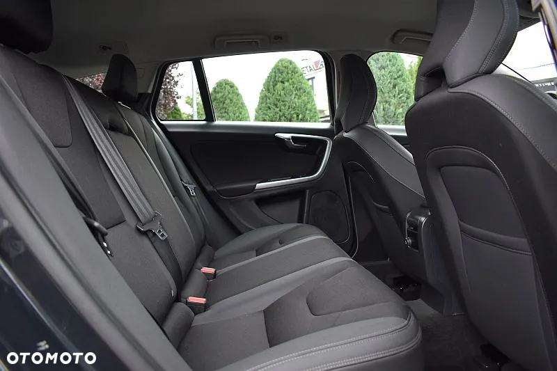 Volvo V60 D4 Momentum - 20