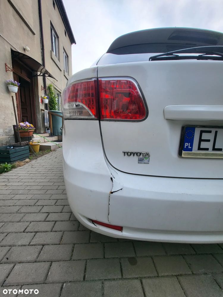 Toyota Avensis 2.0 D-4D Premium - 10