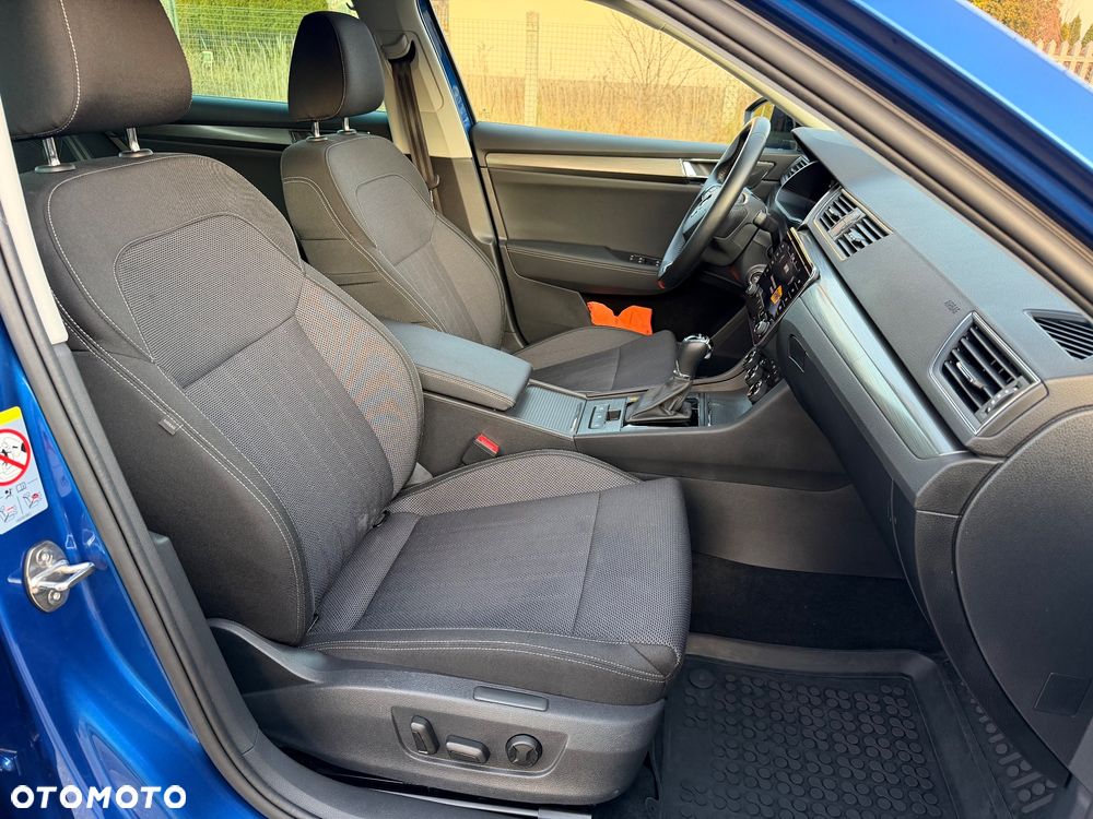 Skoda Superb 2.0 TDI SCR Style DSG - 8