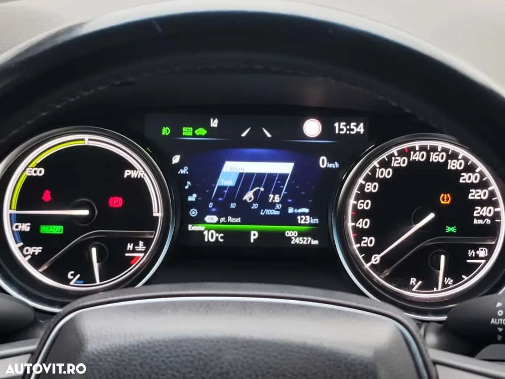Toyota Camry 2.5 Hybrid Business - 27