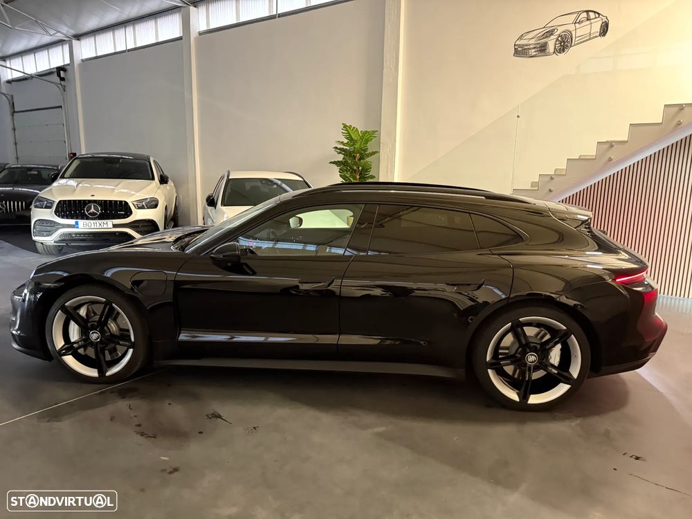 Porsche Taycan Sport Turismo Black Edition - 24