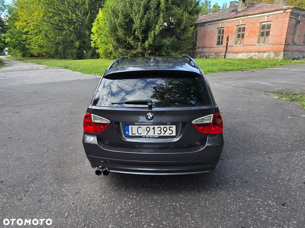 BMW Seria 3 320i - 4