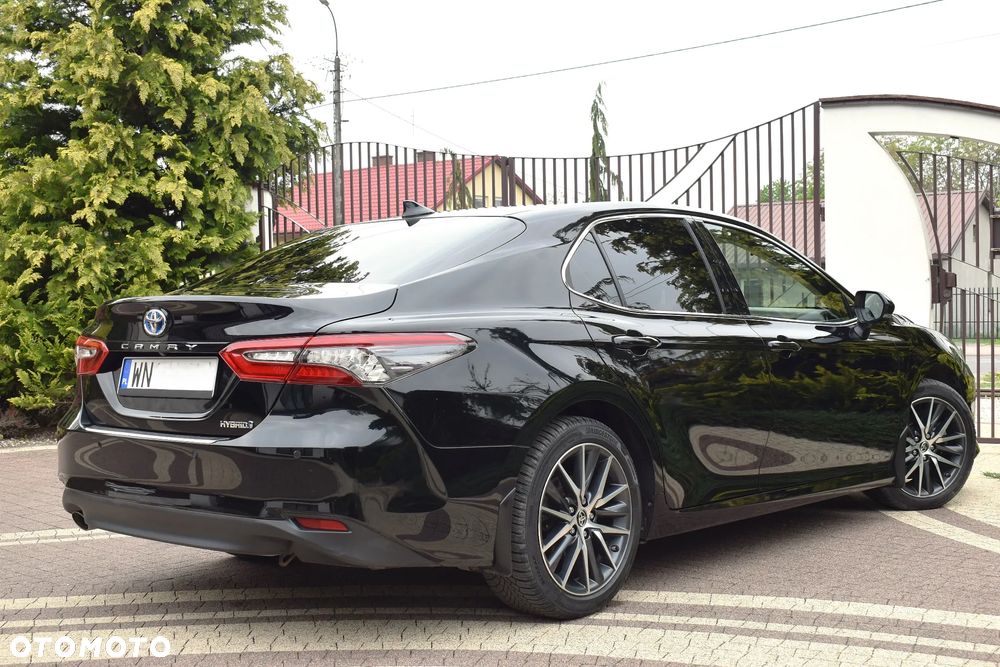 Toyota Camry 2.5 Hybrid Executive CVT - 21