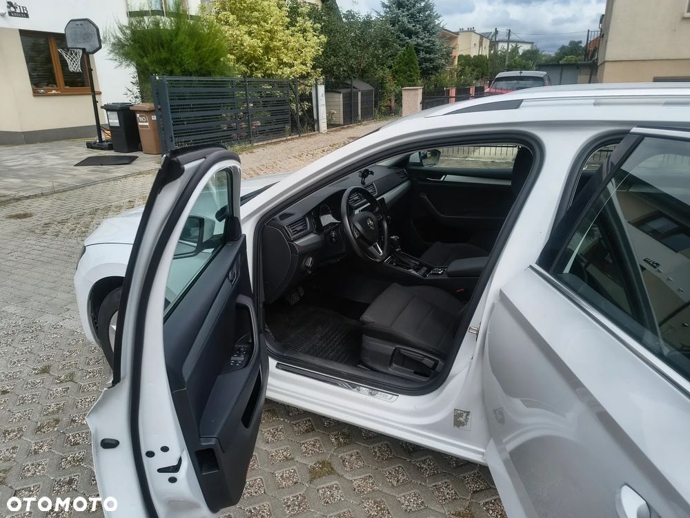 Skoda Superb 2.0 TDI Ambition DSG7 - 9