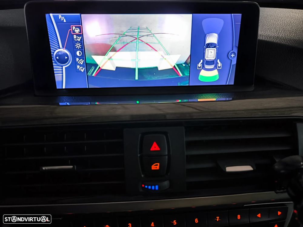 BMW 320 d Auto Line Luxury - 15