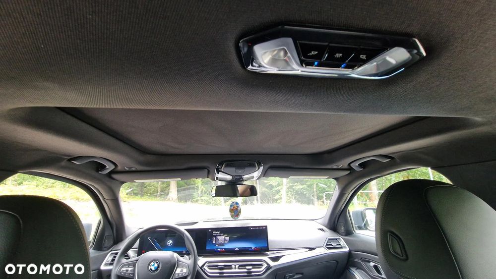 BMW Seria 3 330i Luxury Line - 12