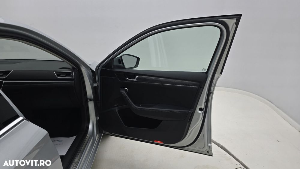 Skoda Superb Combi 2.0 TDI DSG Style - 18