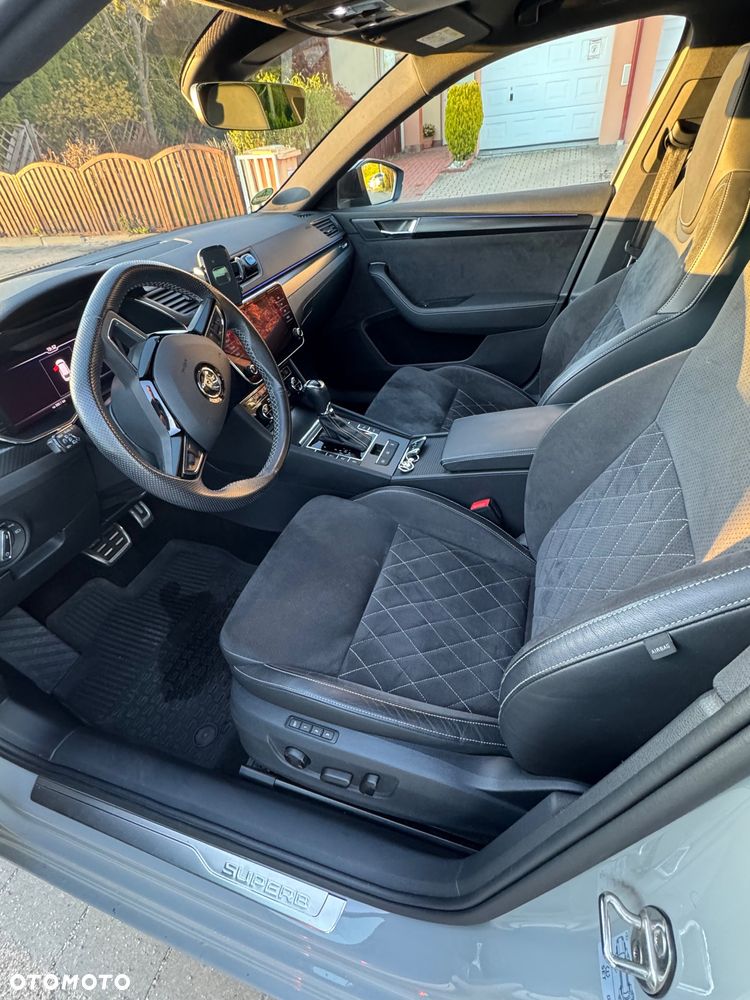Skoda Superb 2.0 TDI SCR Sportline DSG - 9