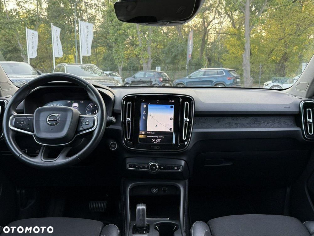 Volvo XC 40 T3 Momentum Pro - 22