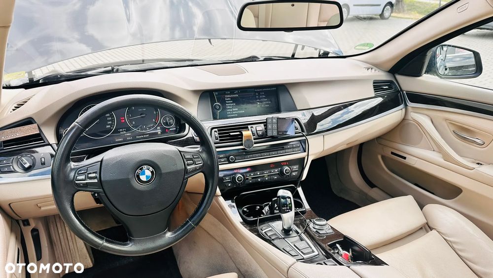 BMW Seria 5 530d xDrive - 16