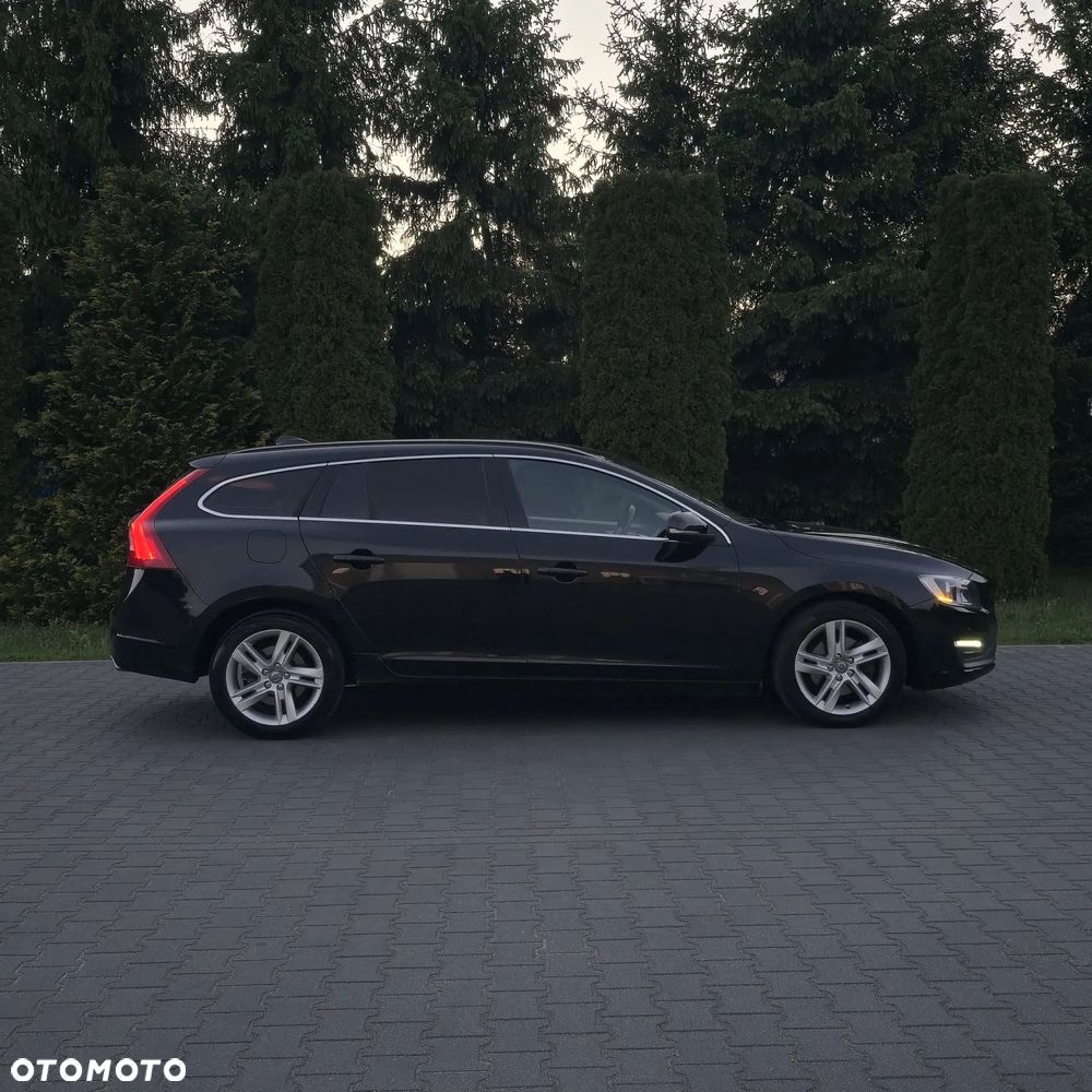 Volvo V60 D4 Momentum - 14